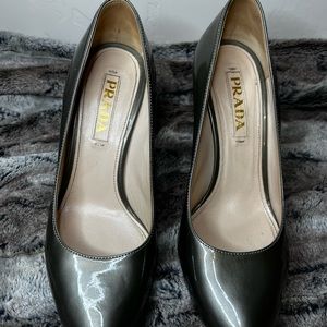 Gunmetal silver patent platform heel.